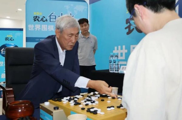 宝聚荣配资 芮乃伟遗憾止步3连胜，农心白山水杯韩国元老曹薰铉攻擂成功！